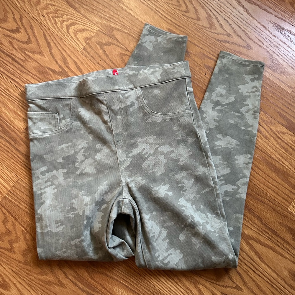 Womens Look at Me Now Seamless Leggings Sage Camo